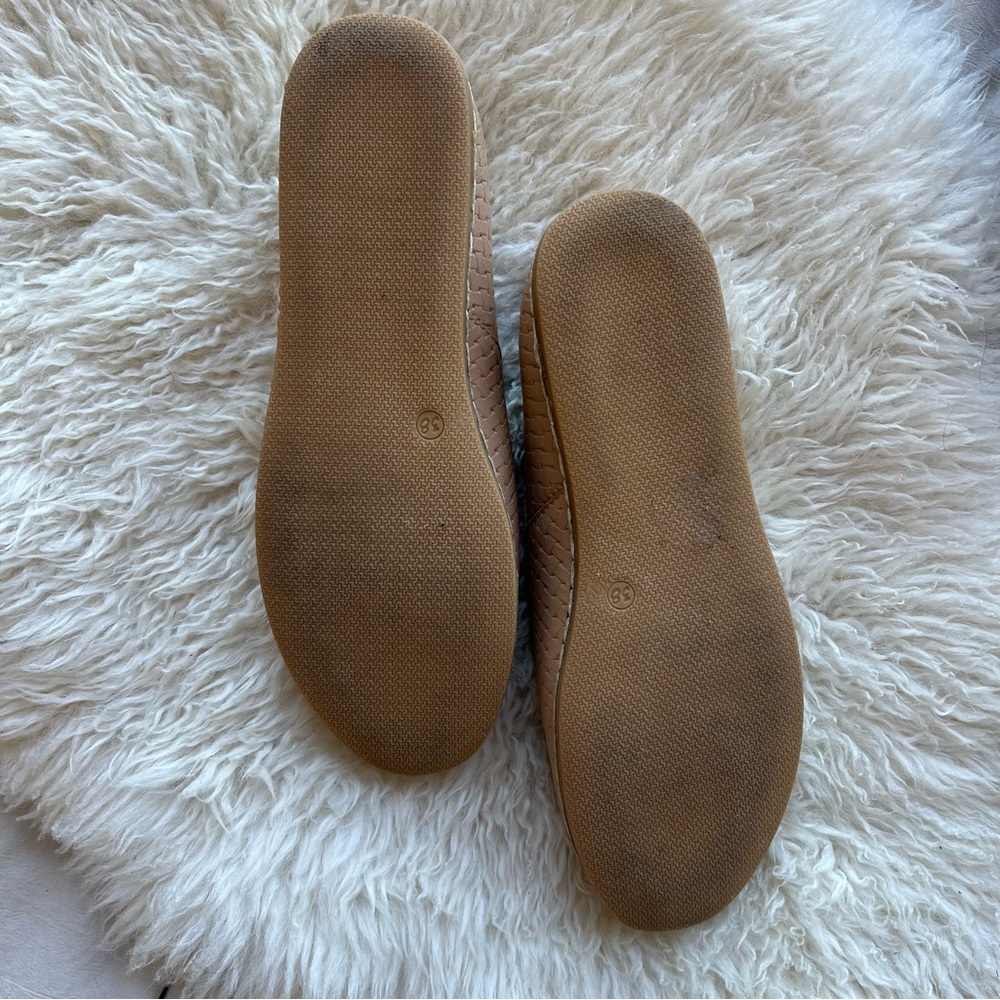 NIB Charix woven tan nude slip Ons 38 - Picture 3 of 6